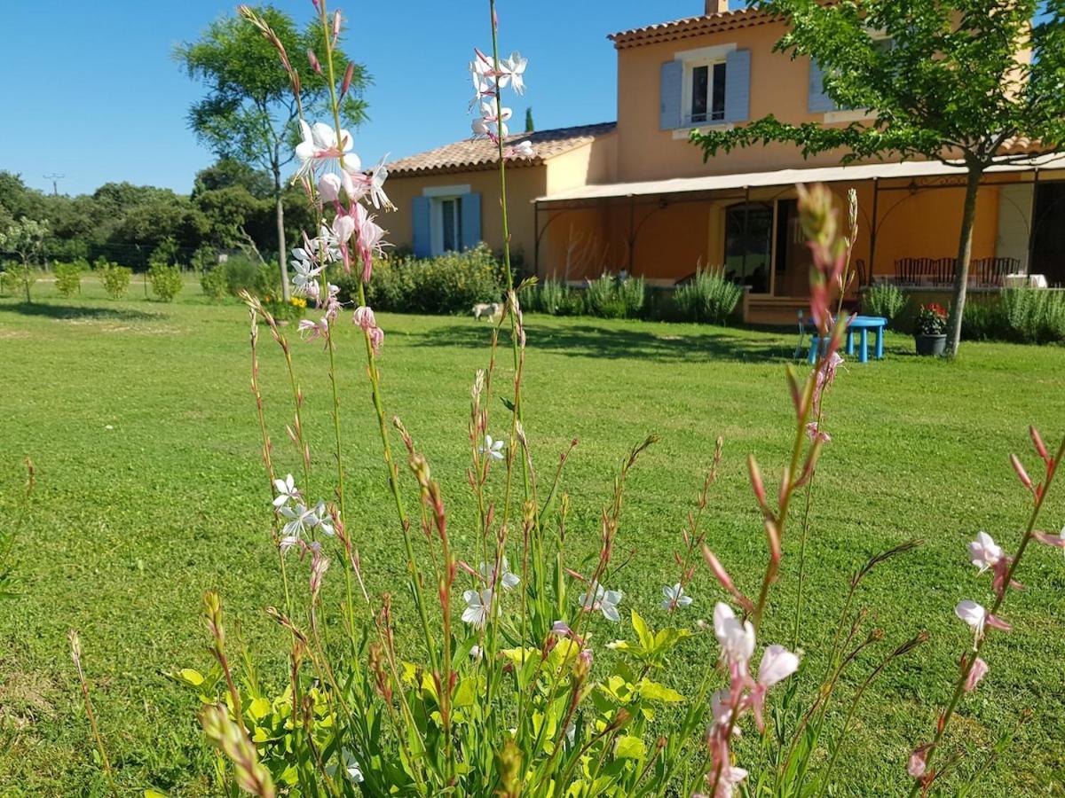 En Provence, Luberon, Villa Avec Piscine A Maubec Exterior foto